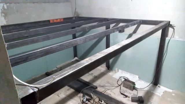 Кабинет в стиле #лофт, перила, косоуры из металла и несколько кадров уходящей зимы. смотреть онлайн