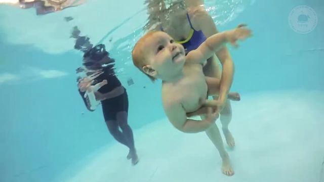 Грудничковое плавание в Ростове-на-Дону | Максим 10 месяцев смотреть онлайн