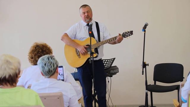 Владимир Грибанов, зав. поликлиникой №1  г. Клинцы поздравляет коллег с Днем медицинского работника смотреть онлайн