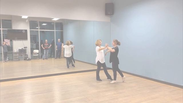 Samba basics class silver and gold syllabus. Promenade and counter promenade runs #dance #samba смотреть онлайн