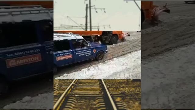 Воронеж: этот водитель мешал спецтехники очистить улицу Кольцовская от снега! ??️