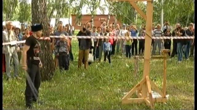 Уральские казаки показали сражение на шашках