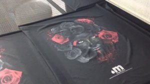 Печать вытравными красками на черной ткани