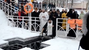 Крестный ход и чин великого освящения воды в городе Губкине