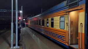 Частный поезд № 19 Мегаполис делает остановку на станции Тверь