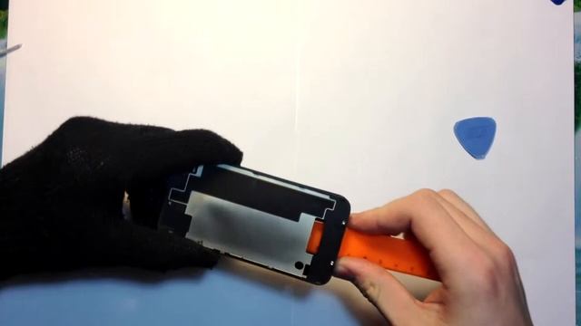 Замена только стекла на задней панеле iPhone 4(S) смотреть онлайн