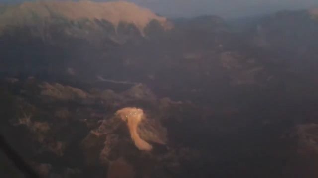 Самолёт летит Из анталии в Уфу , Красивые Виды Гор (Уральские Авиалинии) смотреть онлайн