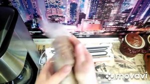 Вакуумирую колбаски для дольшего сохранения в самом дешёвом вакууматоре.