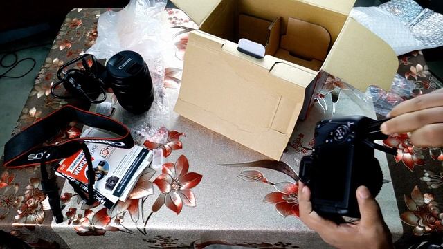 Canon EOS 77D - Unboxing & Overview [Hindi] смотреть онлайн