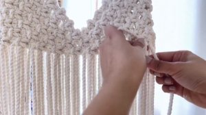 Macrame-Shoulder-Bag-Tutorial-Easy-and-Simple.