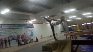 Первая тренировка учебного года 2019-2020. Вскок на бревно.