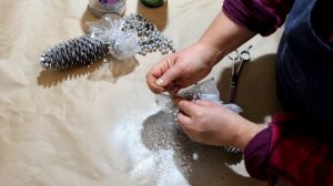 Ёлочные новогодние игрушки из шишек