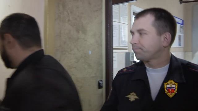 Полицейскими Москвы задержаны подозреваемые в хищении товаров у двух производственных фирм