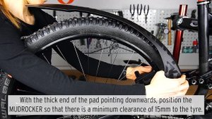 How to mount the MUDROCKER REAR mudguard - Tutorial with Ramona