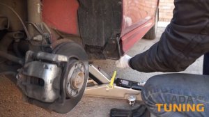 Установка увеличенных передних брызговиков на Весту.