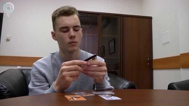 Пластик детям. Насколько безопасно доверять банковскую карту несовершеннолетним? смотреть онлайн