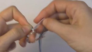 DIY Браслет из нити со стразами. Мастер-класс