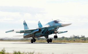 Минобороны показало боевые вылеты истребителей-бомбардировщиков Су-34 / События на ТВЦ
