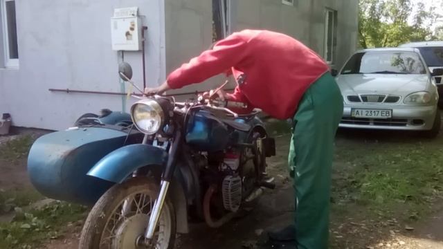 Пьяный байкер на К 750 Касик.