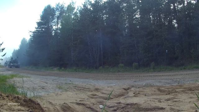 Выдвижение колонны военной техники на аэродром Липки (Минск) смотреть онлайн