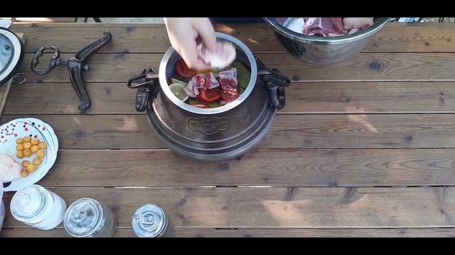 ПОЕХАЛИ НА ПИКНИК И ПРИГОТОВИЛИ СУПЕР ВКУСНУЮ ГРУЗИНСКУЮ ХАШЛАМУ ИЗ БАРАНИНЫ В АФГАНСКОМ КАЗАНЕ.