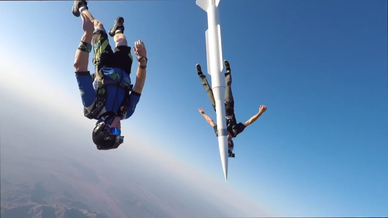 Скайдайвинг с ракетой смотреть онлайн