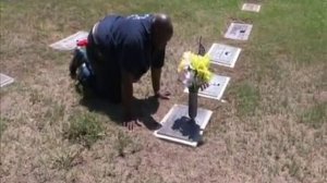 Heavyweight Champion Sonny Liston's son visits his gravesite!