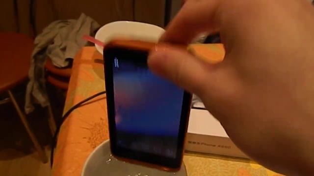Тест водонепроницаемости Lenovo A660. Кружка с водой. смотреть онлайн