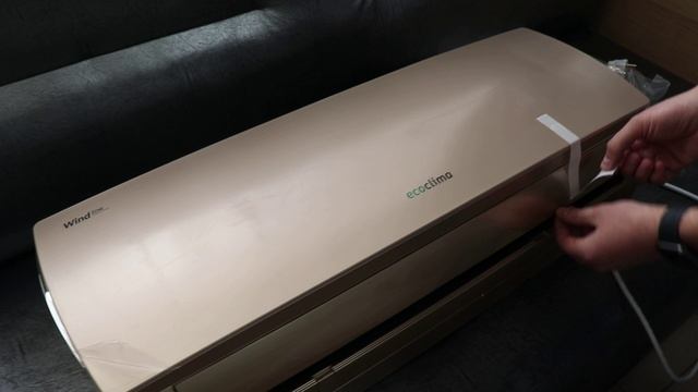 Бежевый настенный кондиционер ECOCLIMA ECWI-09QCB  ECI-09QC