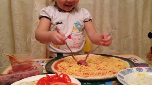 Готовим пиццу с детьми.Рецепт домашней пиццы. Простой способ! ?