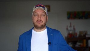 Водитель в Германии НЕМЕЦ. Зарплаты 100.000€. Соседи беженцы. Сколько денег у немцев. Моя машина