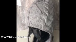 Вязаная шапка шлем с ушками