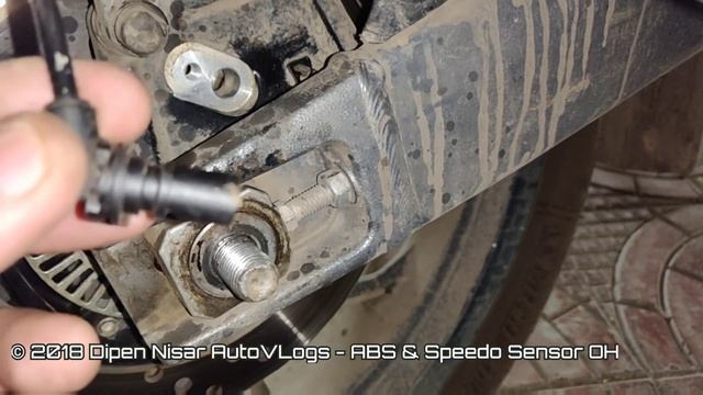 Bajaj Dominar 400 Maintenance | DIY | ABS & Speedometer Sensor Overhaul смотреть онлайн