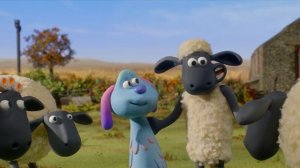 Meeting Lu-la for the first time (Shaun the Sheep Movie 2: Farmageddon)