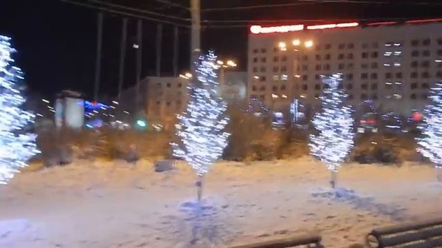 Мурманск, Пять углов, елка, ледяные фигуры, подсветка.2018 год. смотреть онлайн