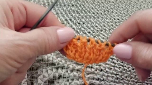 Красивый и несложный ажурный узор спицами.