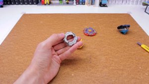 Впервые пробую волчки BEYBLADE