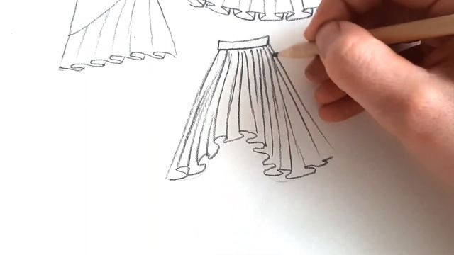 Как рисовать складки на юбке или на подоле? How to draw draped skirt?