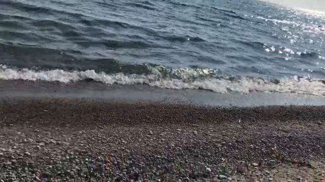 Testing the limits: Crashing Saturn Boat Motor, Yamaha 9.9 into the beach смотреть онлайн