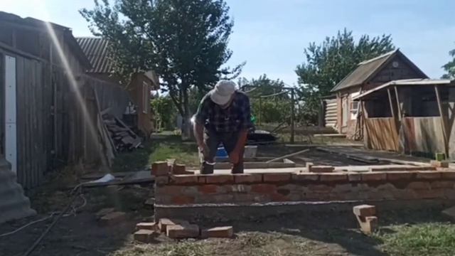 Лето закончилось, а работа нет. //Строим из того, что есть. // смотреть онлайн