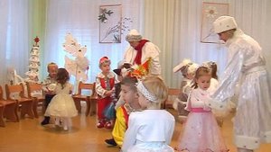 Ясли. Танец малышей на новогоднем утреннике.