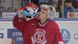 Alexei Semenov weird own net goal