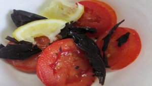 Яичница с фасолью и черри