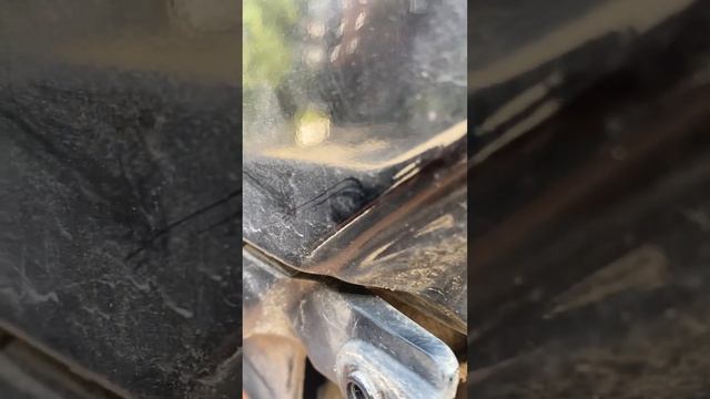 Задние дренажные отверстия люка Nissan rogue/ x-trail (в процессе прочистки) смотреть онлайн