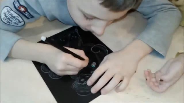 Гравюра!!!Делаем гравюру!!!Видео для детей!!! смотреть онлайн