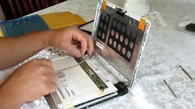 Acer Aspire 1810-TZ Laptop Screen Replacement