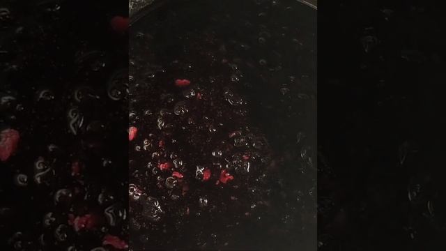 Исключительное варенье-джем из черной смородины для тортов и пирогов..