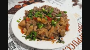 Стир-фрай из курицы с грибами и перцем