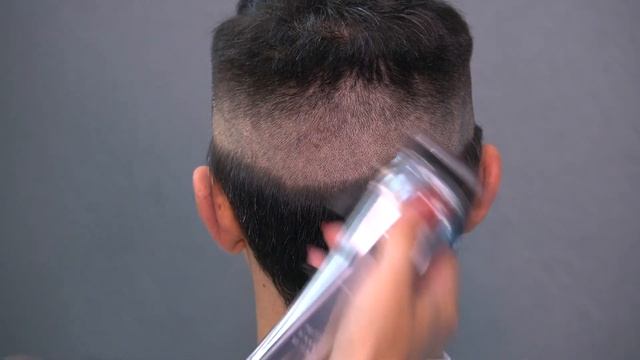 Мужская стрижка UNDERCUT / FADE смотреть онлайн