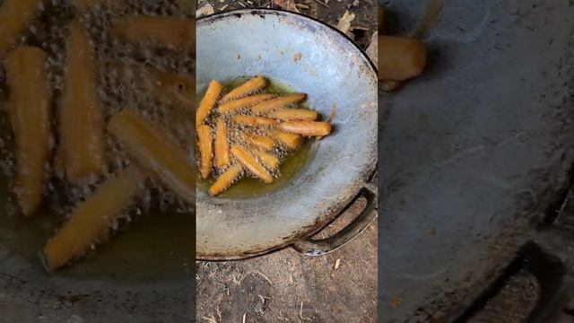 wow fry corn is very delicious #countryside #fishing #primitiveliffe #chickenfeet #fishingvideo#fis